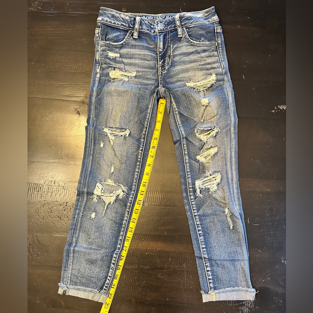 American Eagle Outfitters Super Stretch Jegging Crop Distressed Blue Jeans